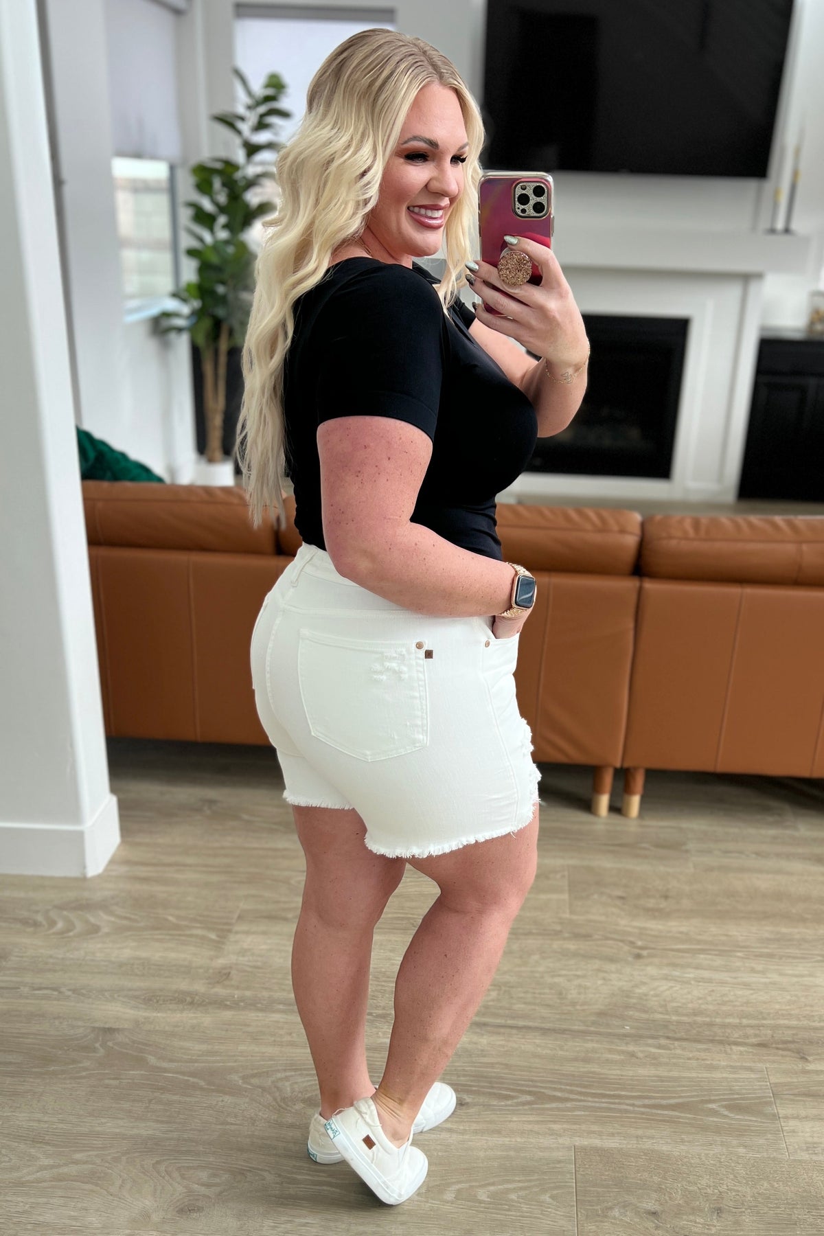 JUDY BLUE  Jessie High Rise Rigid Magic Cutoff Shorts in White