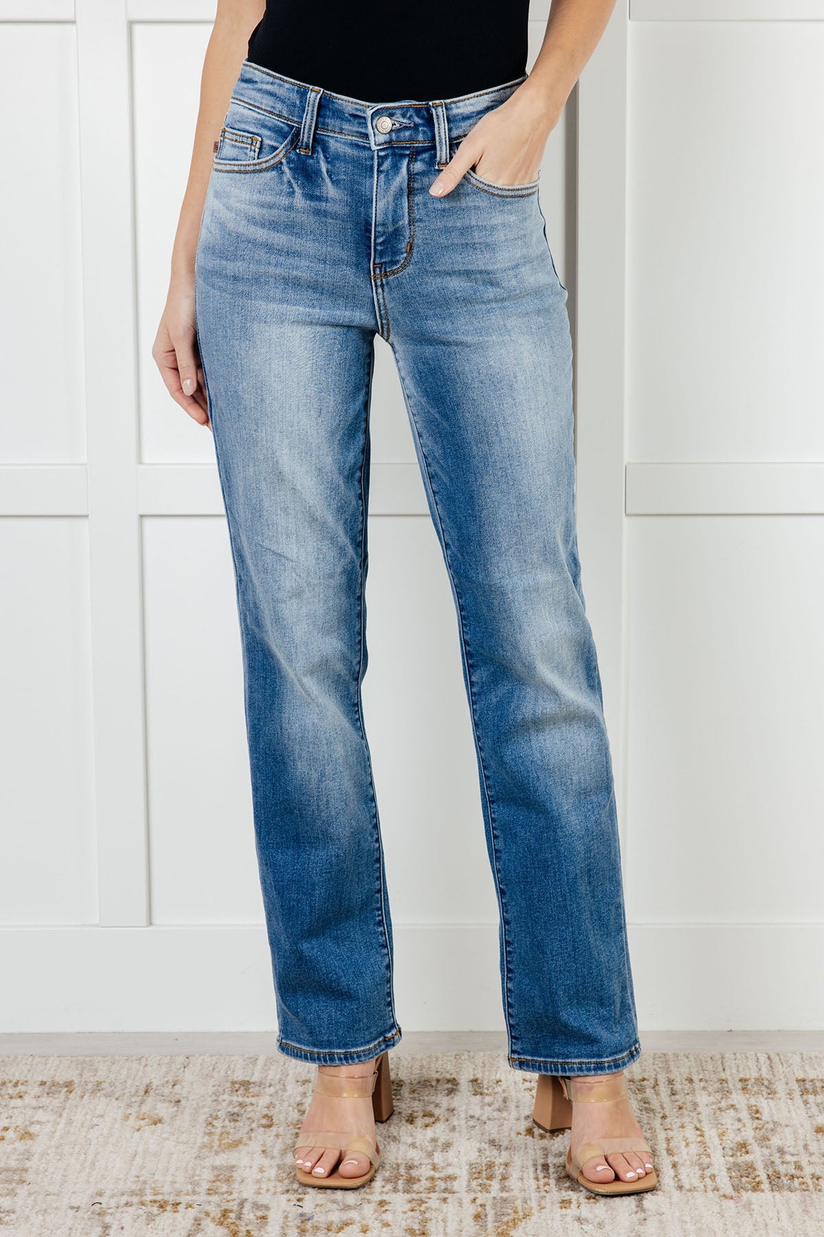 JUDY BLUE  Nivea Vintage Wash Thermal Straight Jeans
